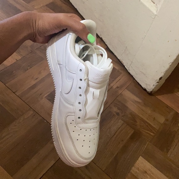 Air Force 1s size 7 in women - Picture 6 of 6